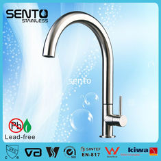 Chine robinet d'eau d'acier inoxydable pour le robinet de cuisine fournisseur