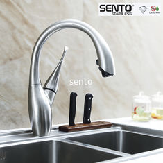 Chine Nouveau jet de robinet de cygne de robinet d'évier de cuisine de conception de SENTO pour le MARCHÉ DES ÉTATS-UNIS fournisseur