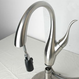 Moderne retirez le robinet de cuisine de cygne de mélangeur de cuisine fournisseur